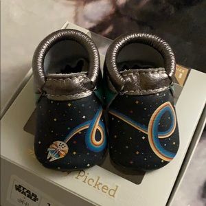 {Freshly Picked} Falcon in Flight City Mocc NWT